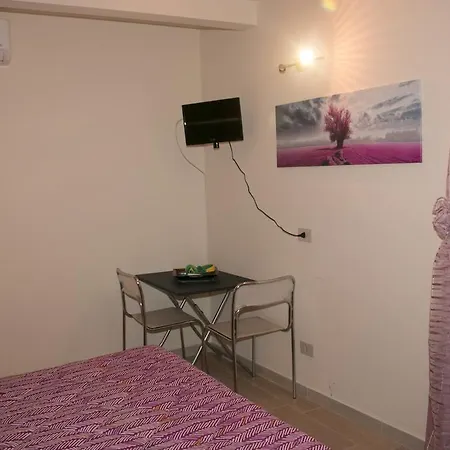Al Numero 10 Guest house *